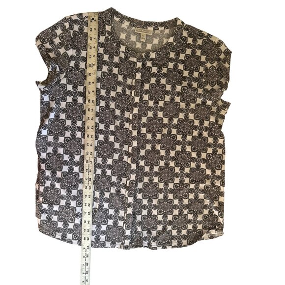 Dana Buchman XL Black & White Floral Print Short Sleeve Button-Down Blouse - Picture 9 of 9